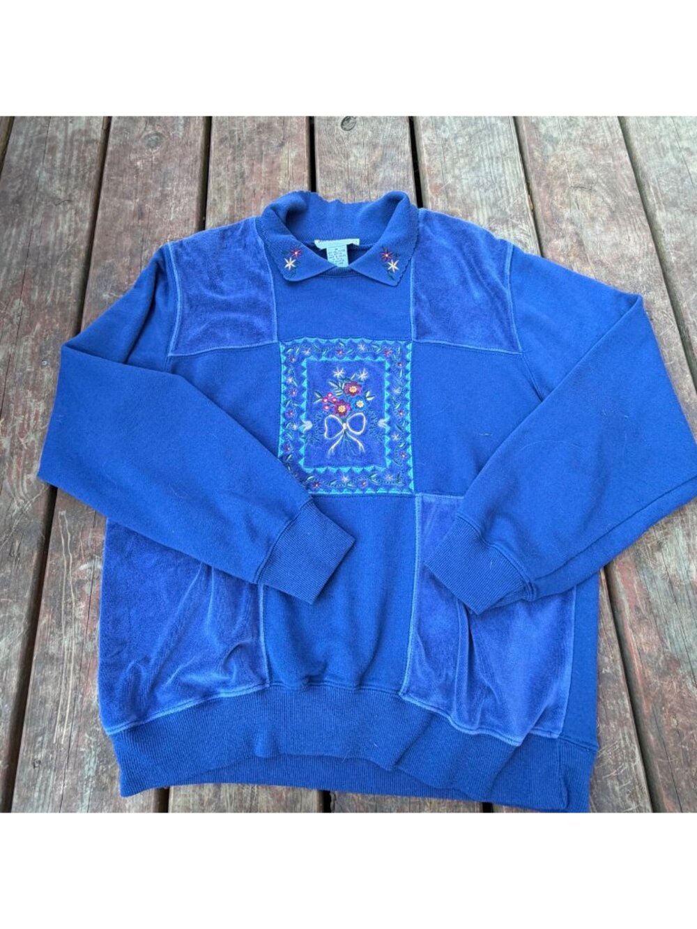 Alfred Dunner Womens M Blue Sweatshirt Embroidered Floral Design Collared Pullov